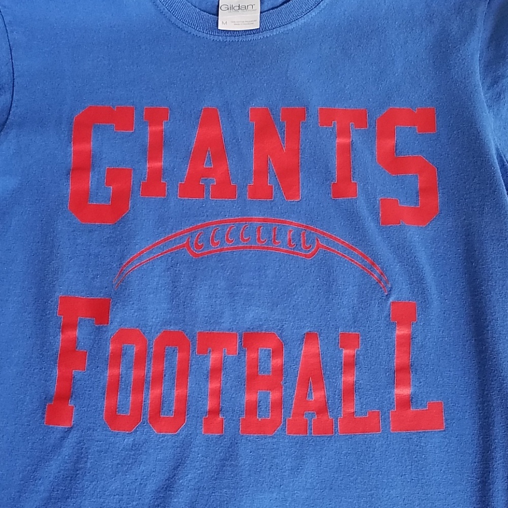 Giants Football Tshirt, size Medium youth